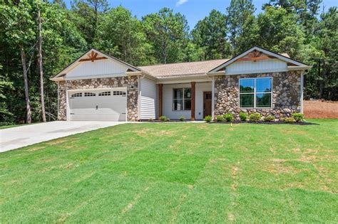125 Portman Dr, Townville, SC 29689 .